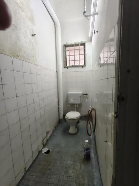 Kedai untuk Disewa di Pandan Indah (Ampang) - Jun Kien Chu - Bathroom - PropertyGuru.com.my