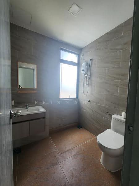 Pangsapuri untuk Disewa di Austin Regency (Pangsapuri Austin Perdana) - PEISHAN . - Bathroom - PropertyGuru.com.my