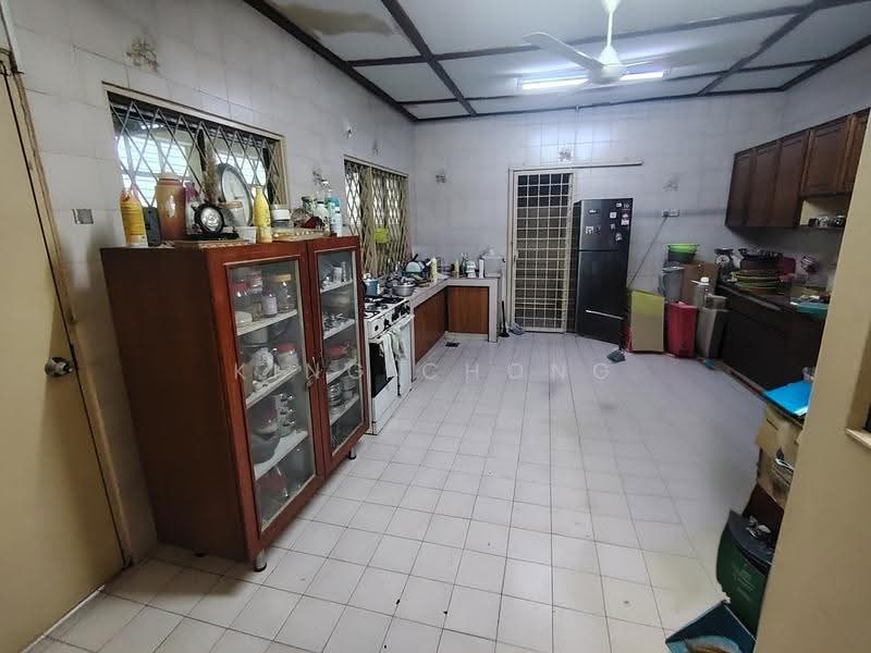 Semi-Detached House for Sale in Seksyen 6 (Petaling Jaya) - King Chong - Kitchen - PropertyGuru.com.my