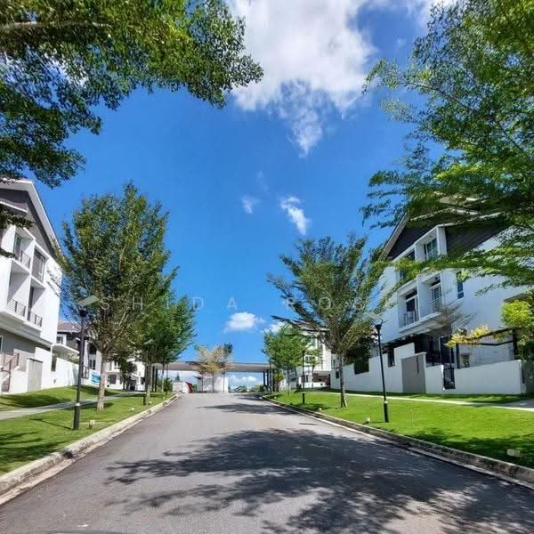 Rumah Teres untuk Dijual di Bandar Rinching (Semenyih) - Shida Rosli - Exterior - PropertyGuru.com.my
