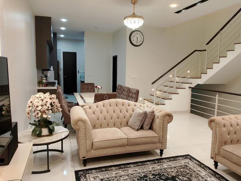 Rumah Teres untuk Dijual di Bandar Rinching (Semenyih) - Shida Rosli - Living Room - PropertyGuru.com.my