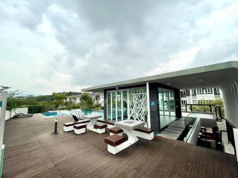 Rumah Teres untuk Dijual di Bandar Rinching (Semenyih) - Shida Rosli - Exterior - PropertyGuru.com.my