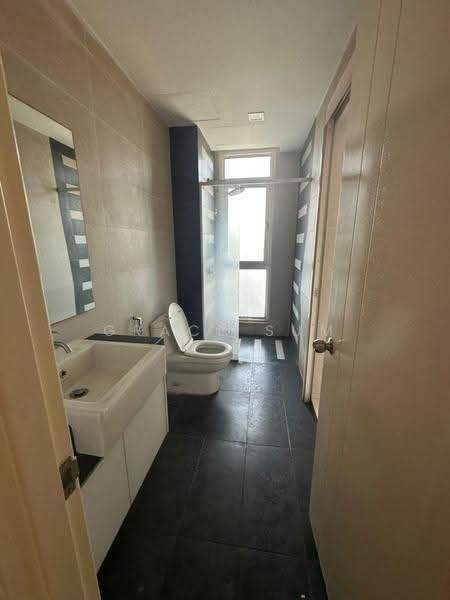 Pangsapuri untuk Dijual di Central Residence @ Sungai Besi - GRACE SUM - Bathroom - PropertyGuru.com.my