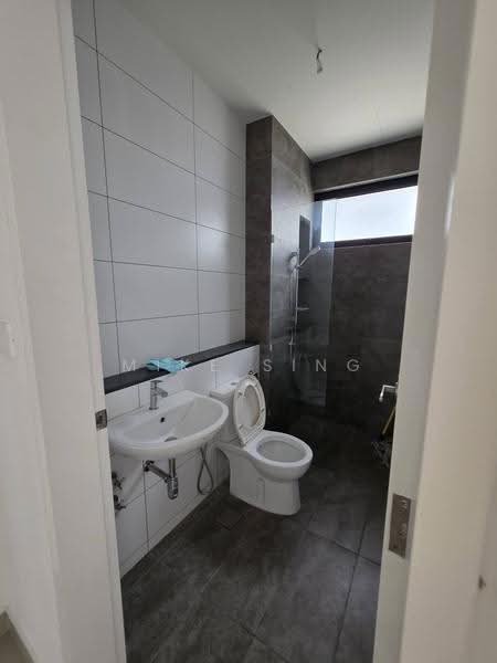 3-storey Terraced House for Sale in Kota Kemuning (Shah Alam) - Mike Sing - Bathroom - PropertyGuru.com.my