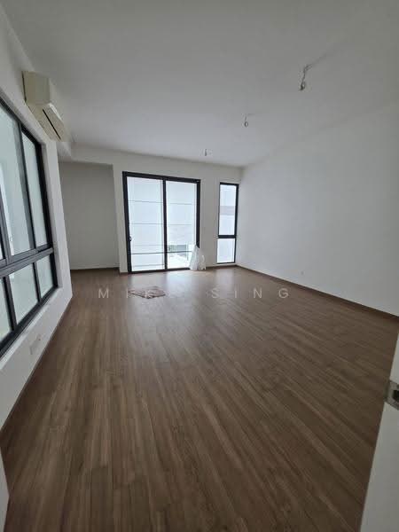 3-storey Terraced House for Sale in Kota Kemuning (Shah Alam) - Mike Sing - Living Room - PropertyGuru.com.my