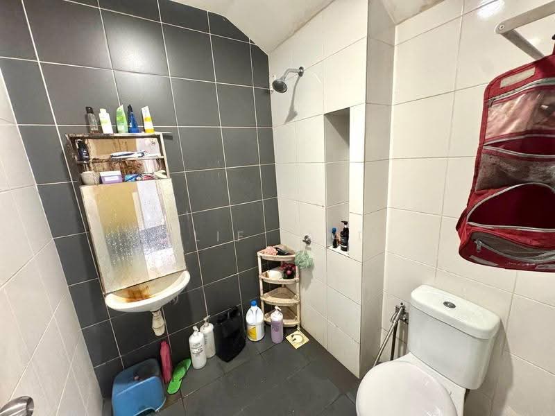 2-storey Terraced House for Sale in Eco Grandeur (Puncak Alam) - Alif Saad - Bathroom - PropertyGuru.com.my