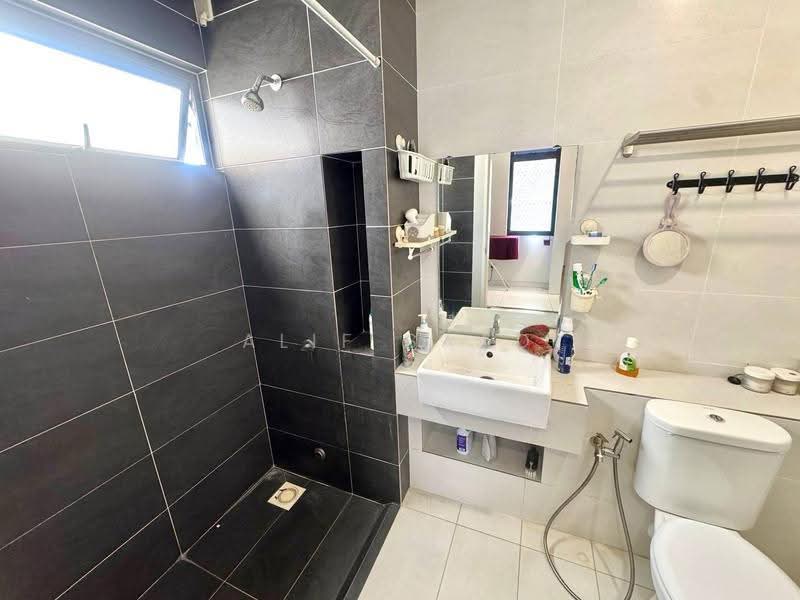 2-storey Terraced House for Sale in Eco Grandeur (Puncak Alam) - Alif Saad - Bathroom - PropertyGuru.com.my