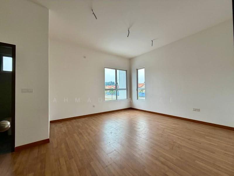 Semi-Detached House for Sale in Alam Sari (Bangi) - Ahmad Fadlee - PropertyGuru.com.my