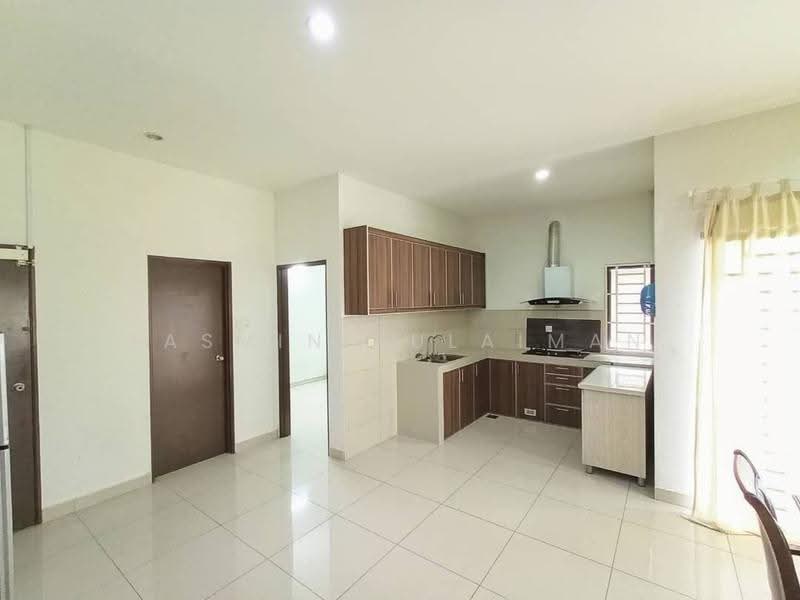 Rumah Berkembar untuk Dijual di Bandar Baru Bangi (Selangor) - Yasmin Sulaiman - Kitchen - PropertyGuru.com.my