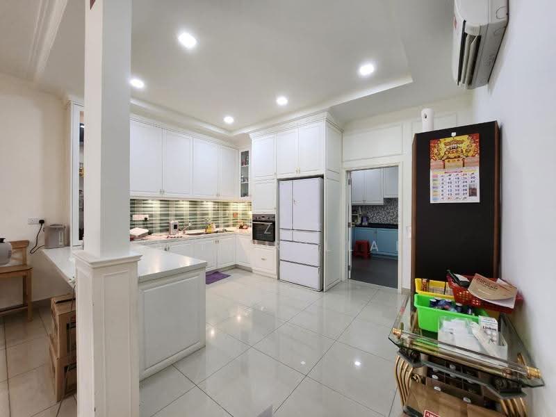 Semi-Detached House for Rent in Cyberjaya (Selangor) - Aizat Saifulrullah - Kitchen - PropertyGuru.com.my