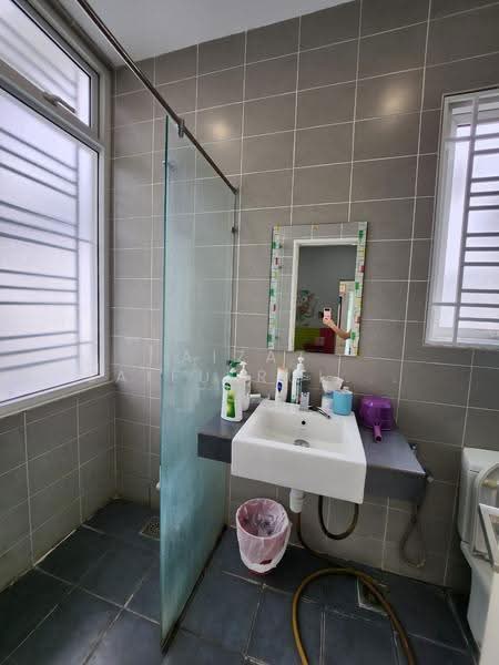 Semi-Detached House for Rent in Cyberjaya (Selangor) - Aizat Saifulrullah - Bathroom - PropertyGuru.com.my