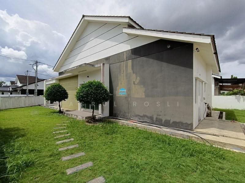 Bungalow House untuk Dijual di Kepala Batas (Penang) - Hasrul Rosli - Exterior - PropertyGuru.com.my