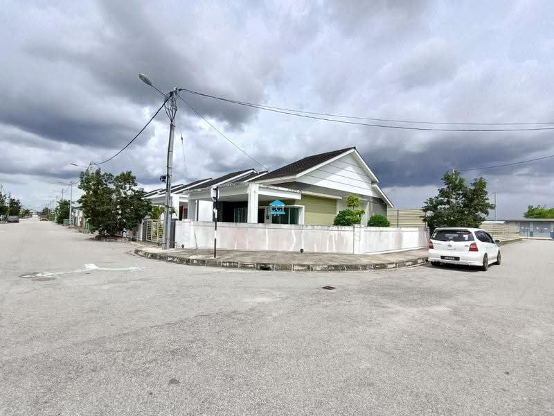 Bungalow House untuk Dijual di Kepala Batas (Penang) - Hasrul Rosli - Exterior - PropertyGuru.com.my