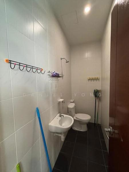 Kondominium untuk Disewa di Summerscape Luxury Condominium - Daniel Yong - Bathroom - PropertyGuru.com.my