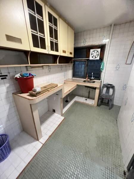 Flat for Rent at Flat Pandan Jaya - CF Lee - Kitchen - PropertyGuru.com.my