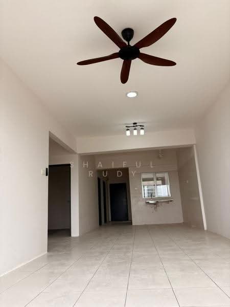Kondominium untuk Dijual di Hijauan Heights - Shaiful Rudy - Living Room - PropertyGuru.com.my