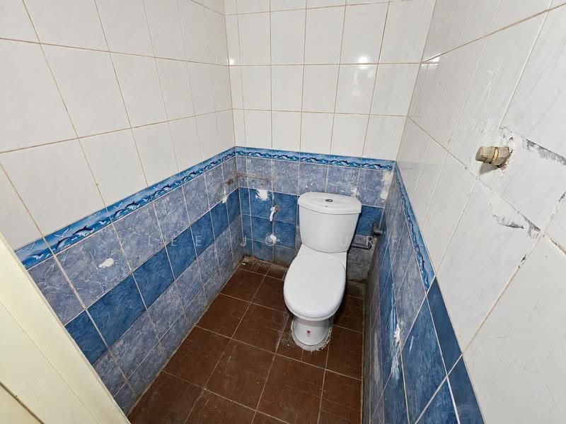 Shop for Rent in SS15 (Subang Jaya) - Lee Jo Surf - Bathroom - PropertyGuru.com.my
