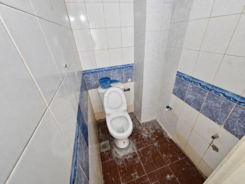 Shop for Rent in SS15 (Subang Jaya) - Lee Jo Surf - Bathroom - PropertyGuru.com.my