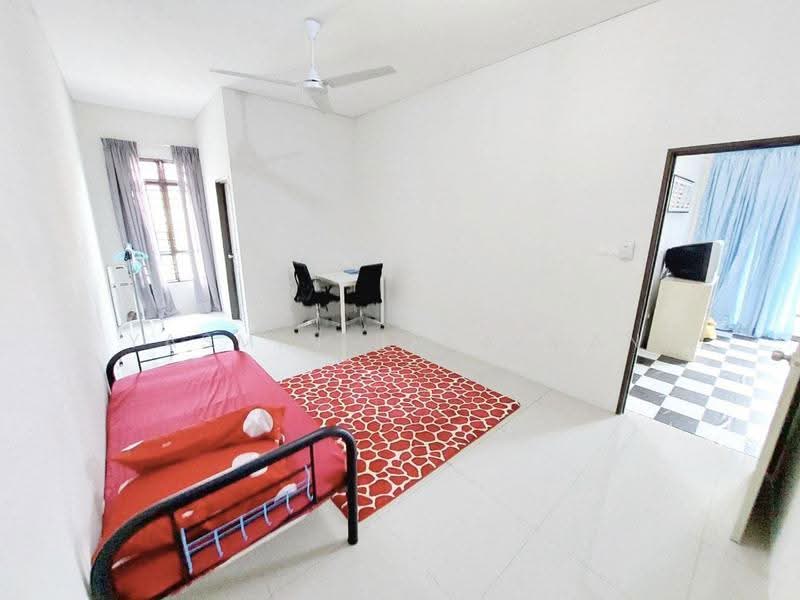 Rumah Flat untuk Dijual di Flat PKNS Section 7 - Yasmin Sulaiman - Bedroom - PropertyGuru.com.my