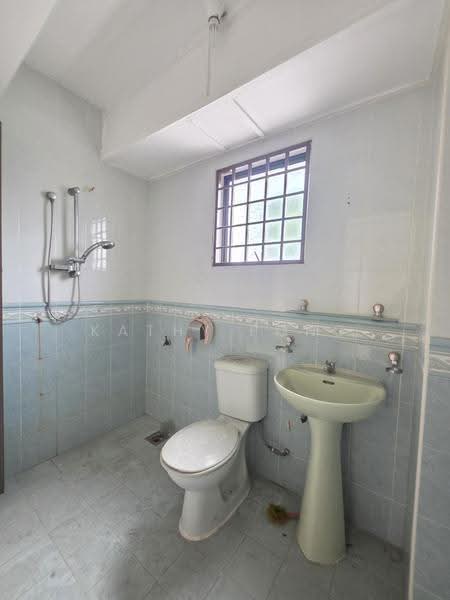 Rumah Teres 1.5-Tingkat untuk Dijual di Jalan Ipoh (Kuala Lumpur) - Kathy Pong - Bathroom - PropertyGuru.com.my