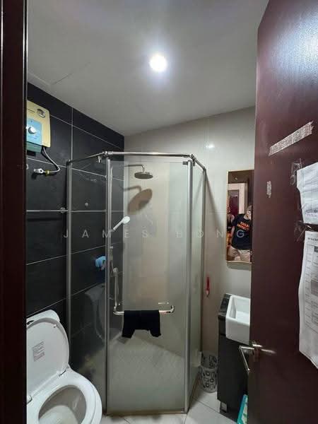 Kondominium untuk Disewa di Kings Bay @ Country Garden Danga Bay - James Bong - Bathroom - PropertyGuru.com.my