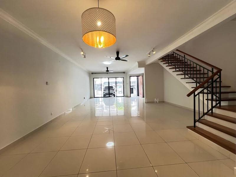 Rumah Teres 2-Tingkat untuk Disewa di Denai Alam (Shah Alam) - Adaw Zain - Living Room - PropertyGuru.com.my