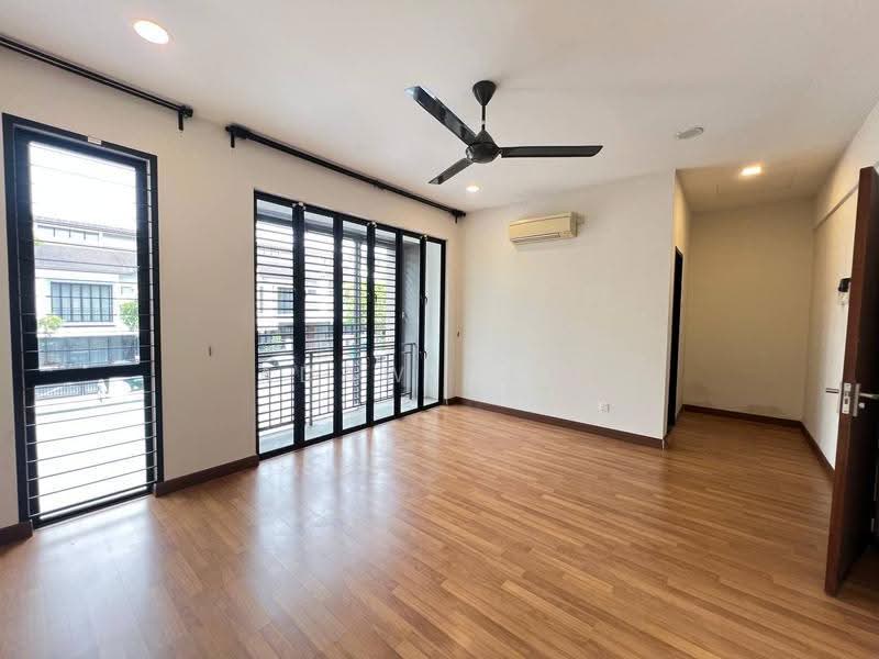 Rumah Teres 2-Tingkat untuk Disewa di Denai Alam (Shah Alam) - Adaw Zain - Living Room - PropertyGuru.com.my
