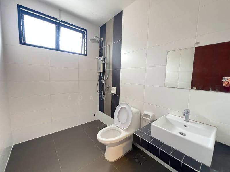 Rumah Teres 2-Tingkat untuk Disewa di Denai Alam (Shah Alam) - Adaw Zain - Bathroom - PropertyGuru.com.my