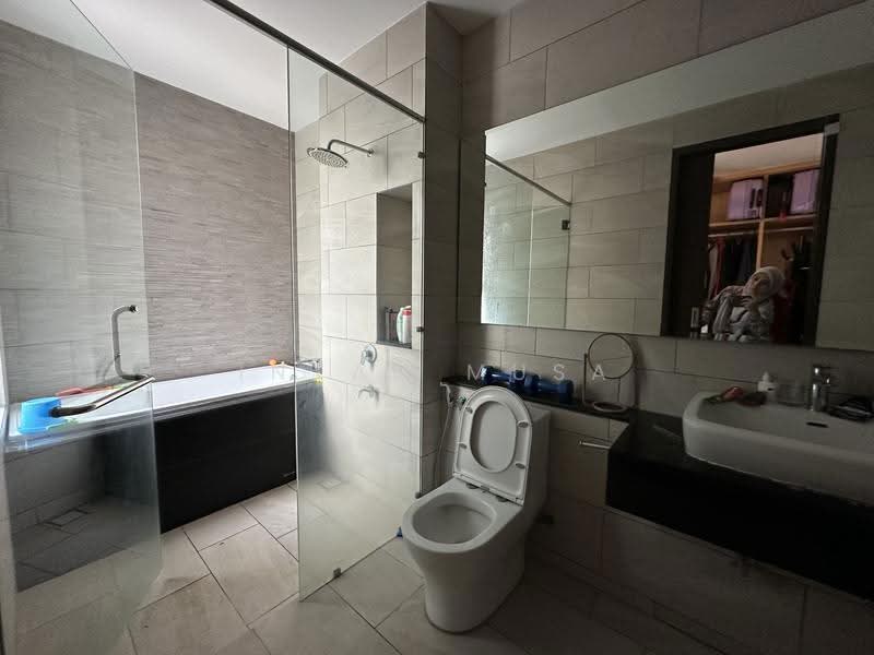 Rumah Berkembar untuk Dijual di Bukit Jelutong (Shah Alam) - Intan Musa - Bathroom - PropertyGuru.com.my