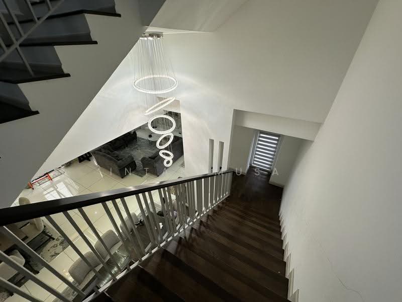 Rumah Berkembar untuk Dijual di Bukit Jelutong (Shah Alam) - Intan Musa - Living Room - PropertyGuru.com.my