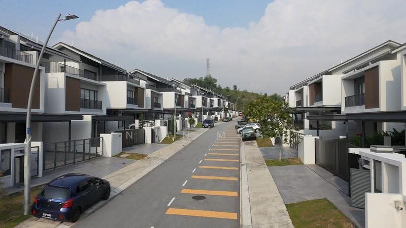 Rumah Berkembar untuk Dijual di Bukit Jelutong (Shah Alam) - Intan Musa - Exterior - PropertyGuru.com.my