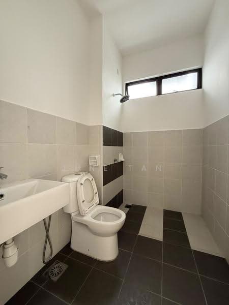 Rumah Teres 2-Tingkat untuk Dijual di Pasir Gudang (Johor) - June Tan - Bathroom - PropertyGuru.com.my