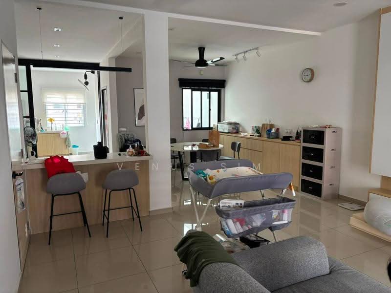 2-storey Terraced House for Rent in Bandar Rimbayu (Telok Panglima Garang) - Venus Sim - Living Room - PropertyGuru.com.my