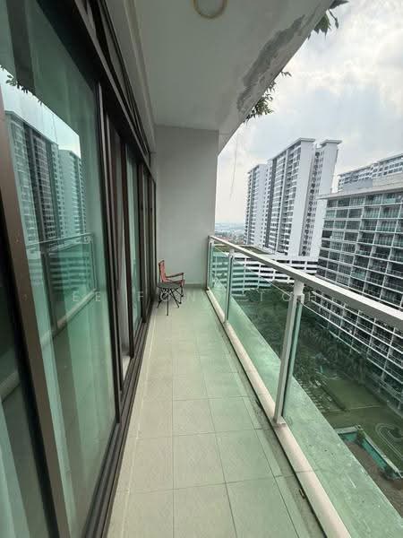 Kediaman Servis untuk Dijual di Palazio - Ee Fong Toh - Balcony - PropertyGuru.com.my