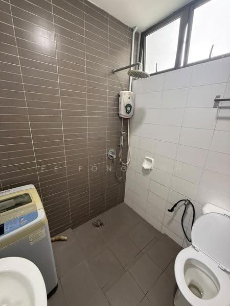 Kediaman Servis untuk Dijual di Palazio - Ee Fong Toh - Bathroom - PropertyGuru.com.my