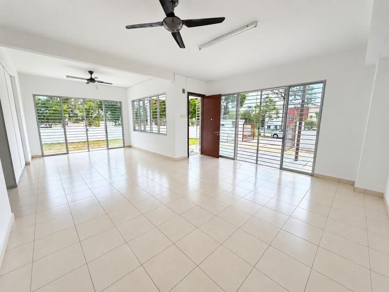 Rumah Teres 2-Tingkat untuk Dijual di Bandar Seri Coalfields (Sungai Buloh) - Lucas Loh - Living Room - PropertyGuru.com.my