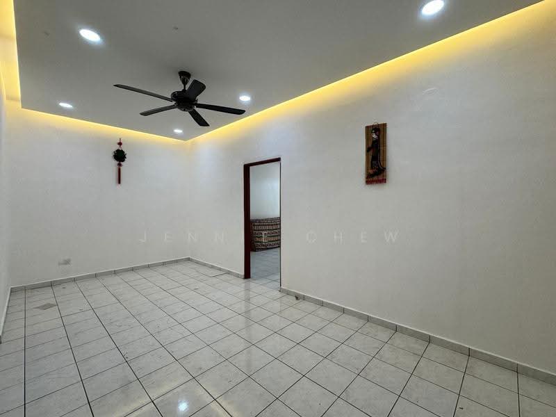 Terraced House for Sale in Taman Bayu Perdana (Klang) - Jennie Chew - Living Room - PropertyGuru.com.my