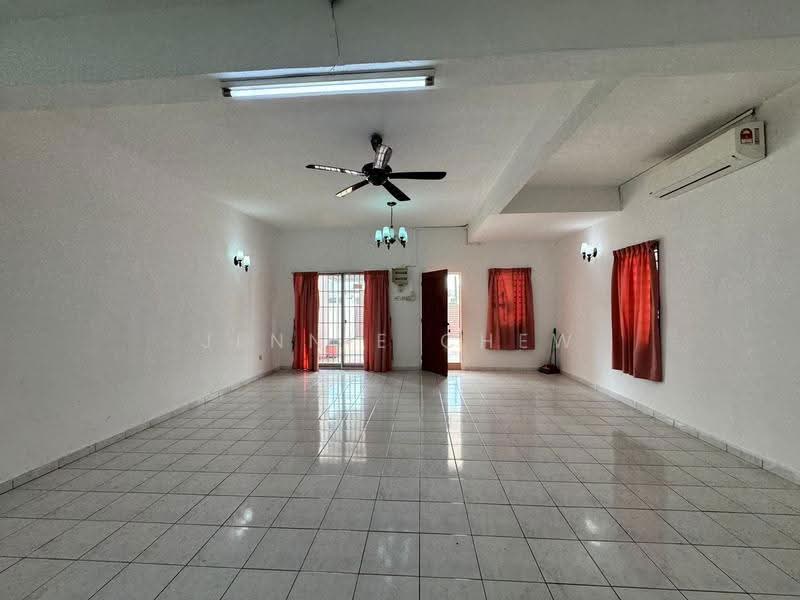 Terraced House for Sale in Taman Bayu Perdana (Klang) - Jennie Chew - Living Room - PropertyGuru.com.my