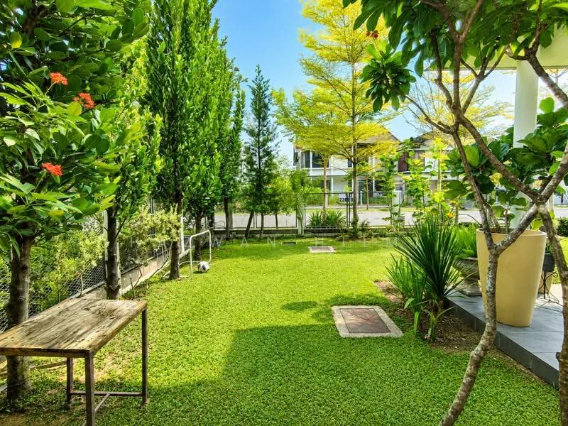 Link Bungalow for Sale in Elmina (Shah Alam) - Hazwan Hilmi - Garden - PropertyGuru.com.my