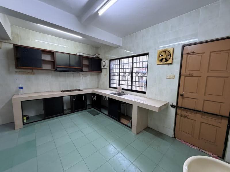 2-storey Terraced House for Sale in Bandar Mahkota Cheras (Cheras) - Jimmy Ng - Kitchen - PropertyGuru.com.my