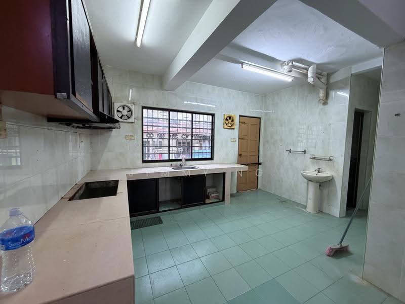 2-storey Terraced House for Sale in Bandar Mahkota Cheras (Cheras) - Jimmy Ng - Kitchen - PropertyGuru.com.my