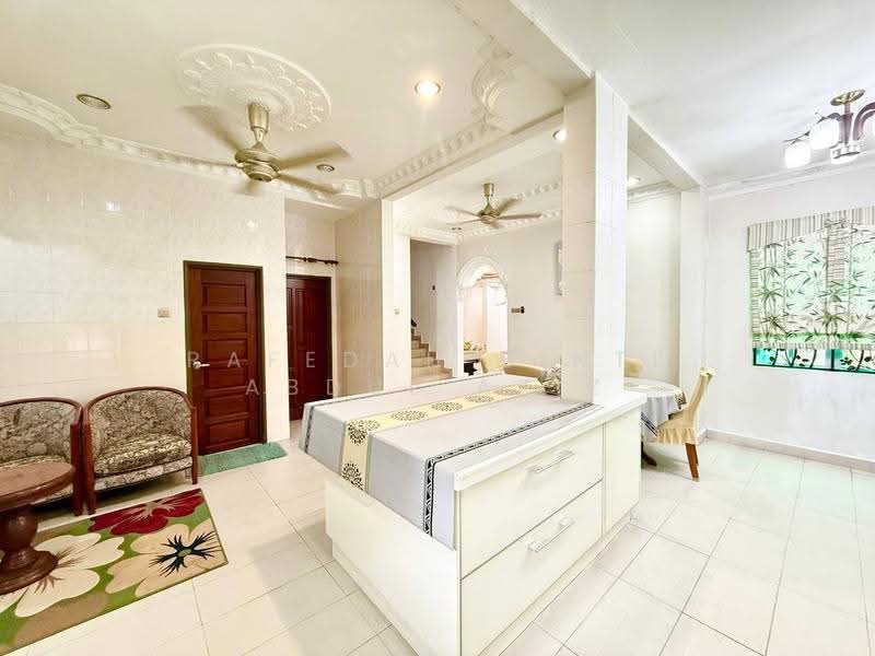 Rumah Berkembar untuk Dijual di D'Kayangan (Shah Alam) - Rafedah Binti Abdul Aziz - Living Room - PropertyGuru.com.my