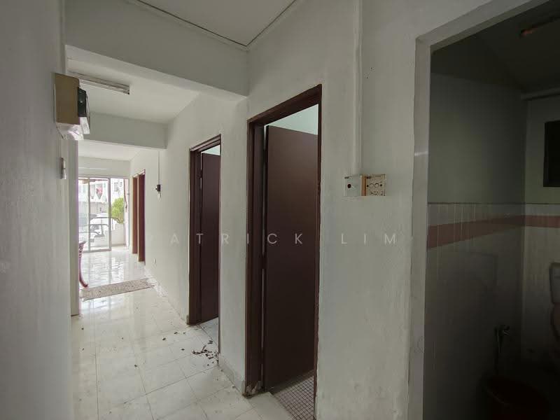 Pangsapuri untuk Dijual di Kota Laksamana Utama - Patrick Lim - Corridor - PropertyGuru.com.my