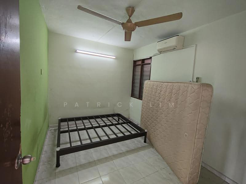 Pangsapuri untuk Dijual di Kota Laksamana Utama - Patrick Lim - Bedroom - PropertyGuru.com.my
