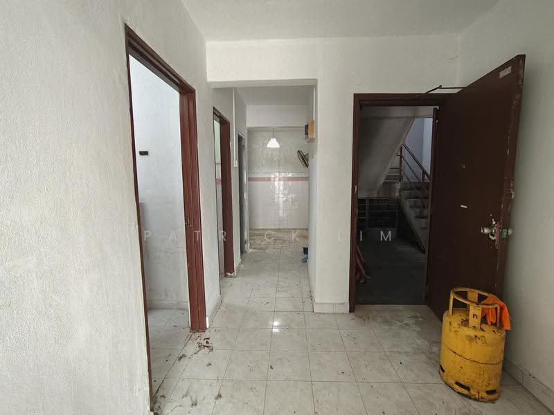 Pangsapuri untuk Dijual di Kota Laksamana Utama - Patrick Lim - Entrance - PropertyGuru.com.my