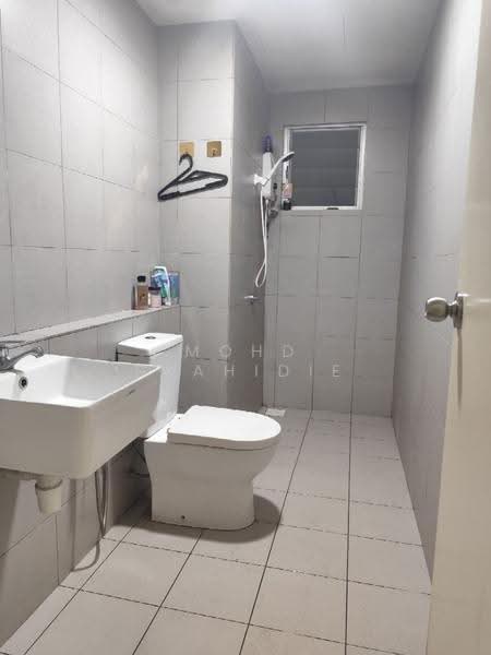 Condominium for Sale at Lakefront Homes - Mohd Syahidie - Bathroom - PropertyGuru.com.my