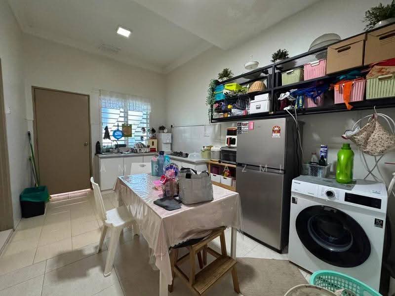 1-storey Terraced House for Sale in Shah Alam (Selangor) - Amirah Azmi - Kitchen - PropertyGuru.com.my