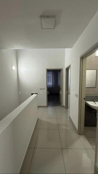 Rumah Teres 2-Tingkat untuk Disewa di Telok Panglima Garang (Selangor) - Venus Sim - Corridor - PropertyGuru.com.my
