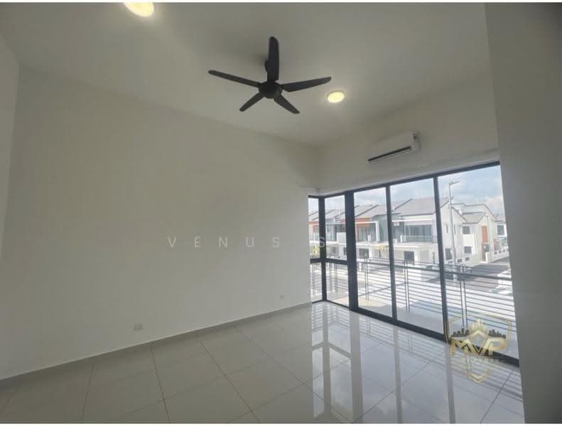 Rumah Teres 2-Tingkat untuk Disewa di Telok Panglima Garang (Selangor) - Venus Sim - Living Room - PropertyGuru.com.my