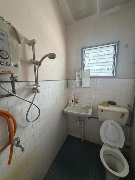Rumah Teres 1-Tingkat untuk Dijual di Kepong Baru (Kepong) - nicholas wong - Bathroom - PropertyGuru.com.my
